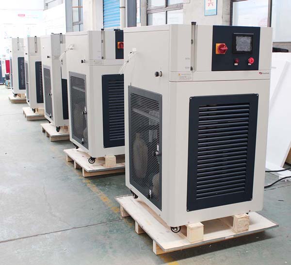 密閉加熱制冷循環(huán)機，-80℃~200℃高精度控溫